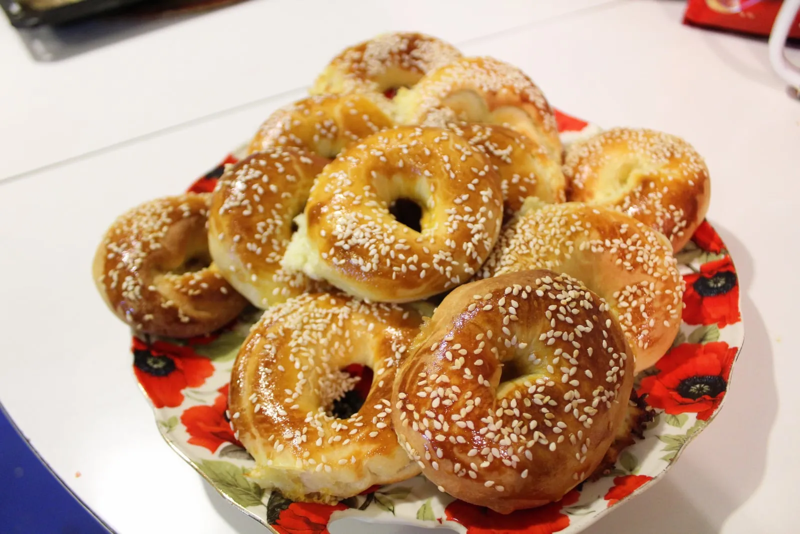 Zemička (bagel, djevrek) punjena kozijim ševr sirom